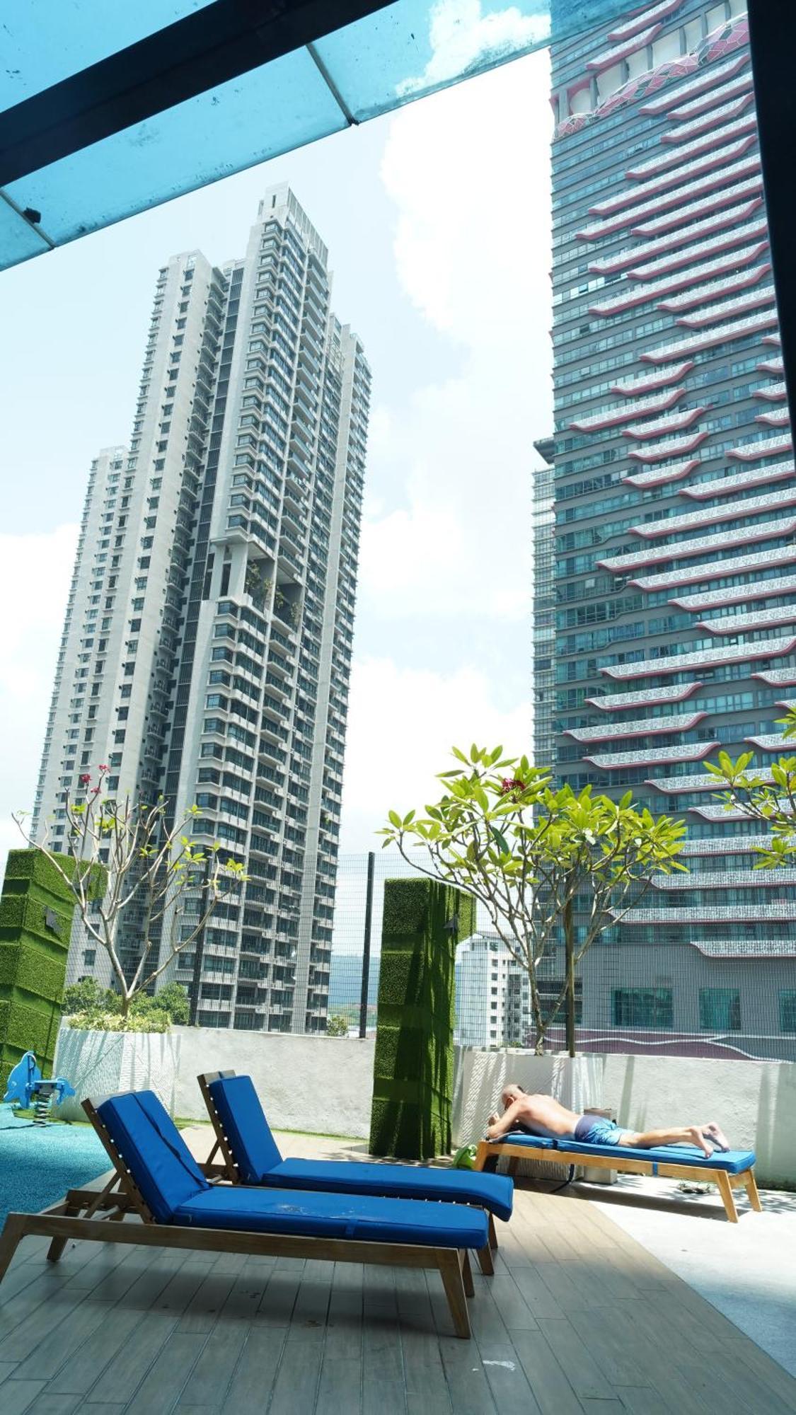 Reizz By Elysium Apartment