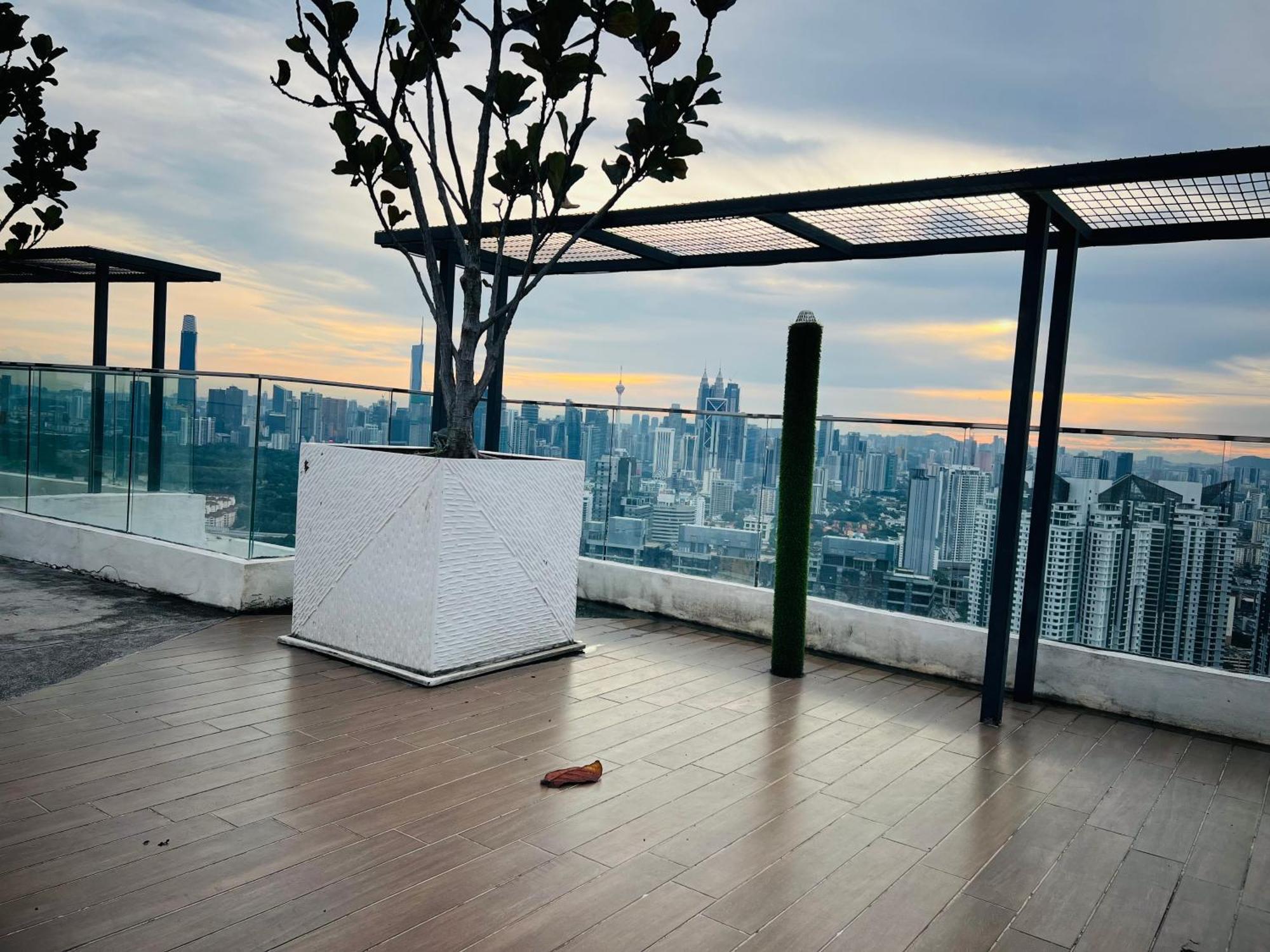 Reizz By Elysium Apartment